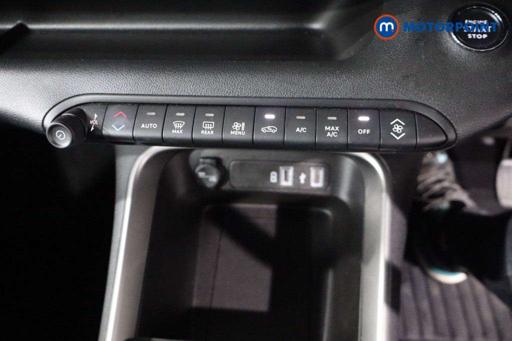 Jeep Avenger Altitude Manual Petrol SUV - Stock Number (1565184) - 16th supplementary image