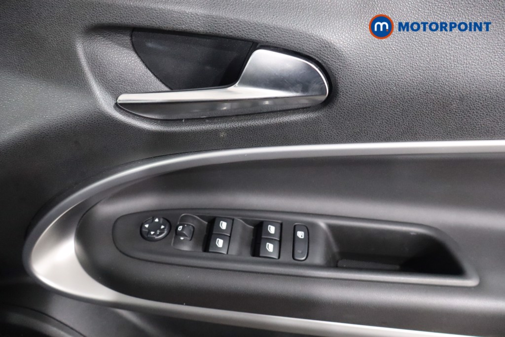 Jeep Avenger Altitude Manual Petrol SUV - Stock Number (1565184) - 17th supplementary image