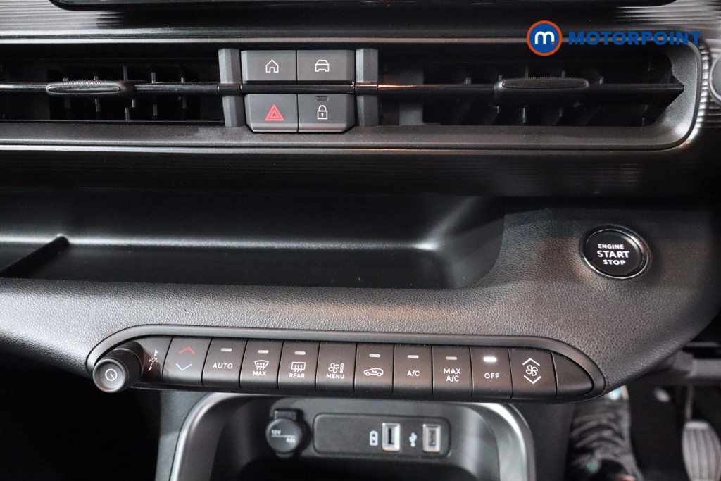 Jeep Avenger Altitude Manual Petrol SUV - Stock Number (1565188) - 16th supplementary image