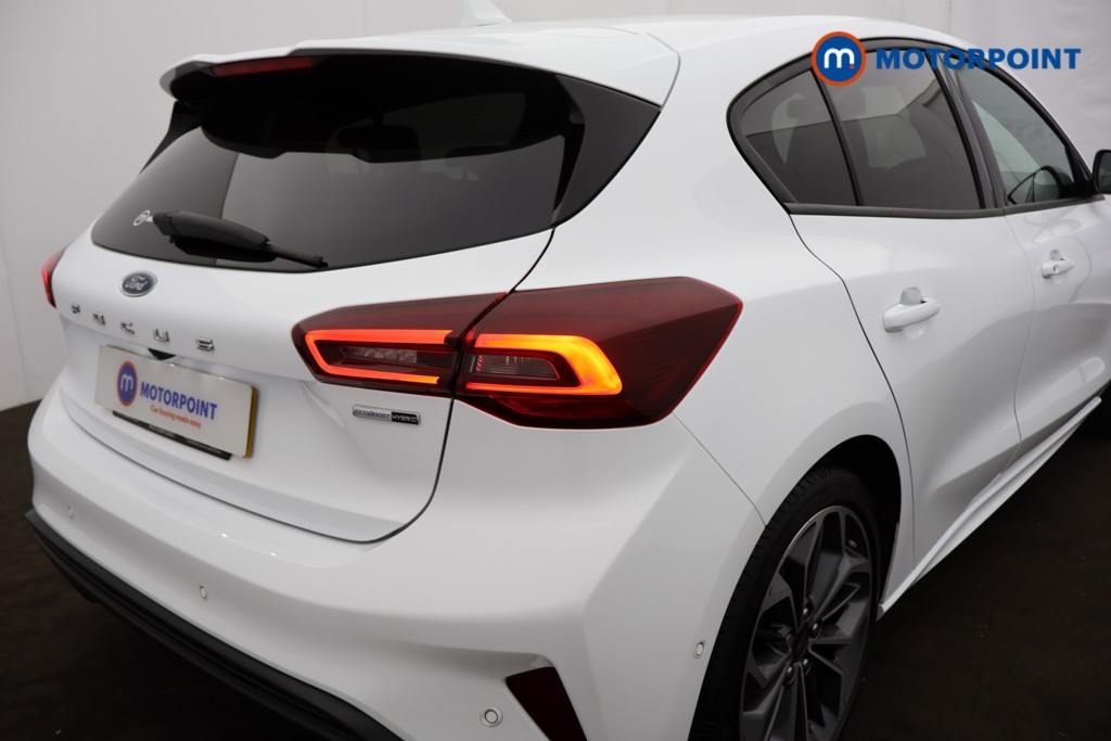 Ford Focus St-Line Vignale Manual Petrol-Electric Hybrid Hatchback - Stock Number (1565657) - 16th supplementary image