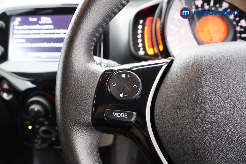 Peugeot 108 Allure Manual Petrol Hatchback - Stock Number (1565716) - 2nd supplementary image