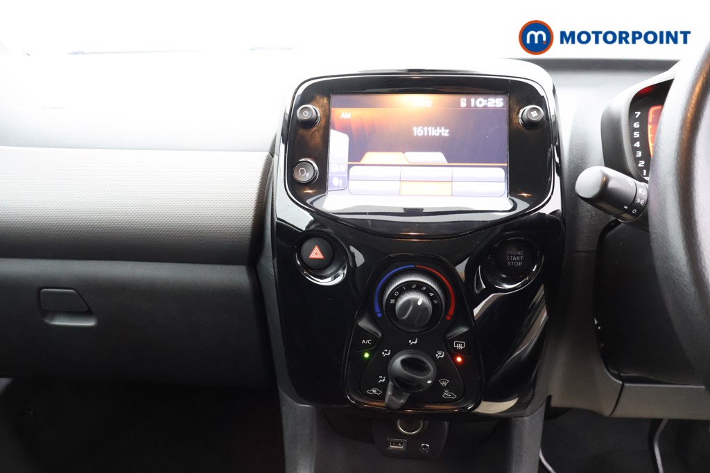 Peugeot 108 Allure Manual Petrol Hatchback - Stock Number (1565716) - 5th supplementary image