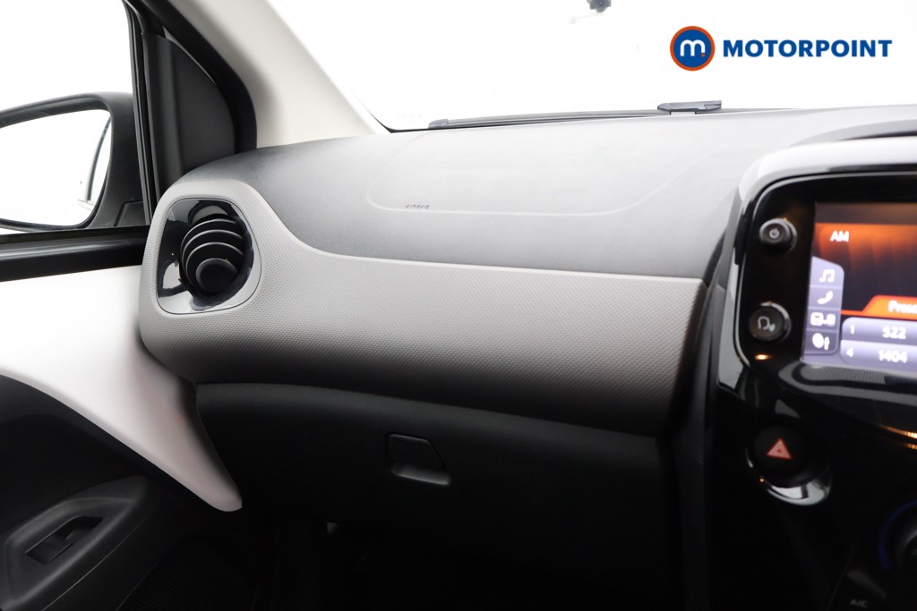 Peugeot 108 Allure Manual Petrol Hatchback - Stock Number (1565716) - 7th supplementary image