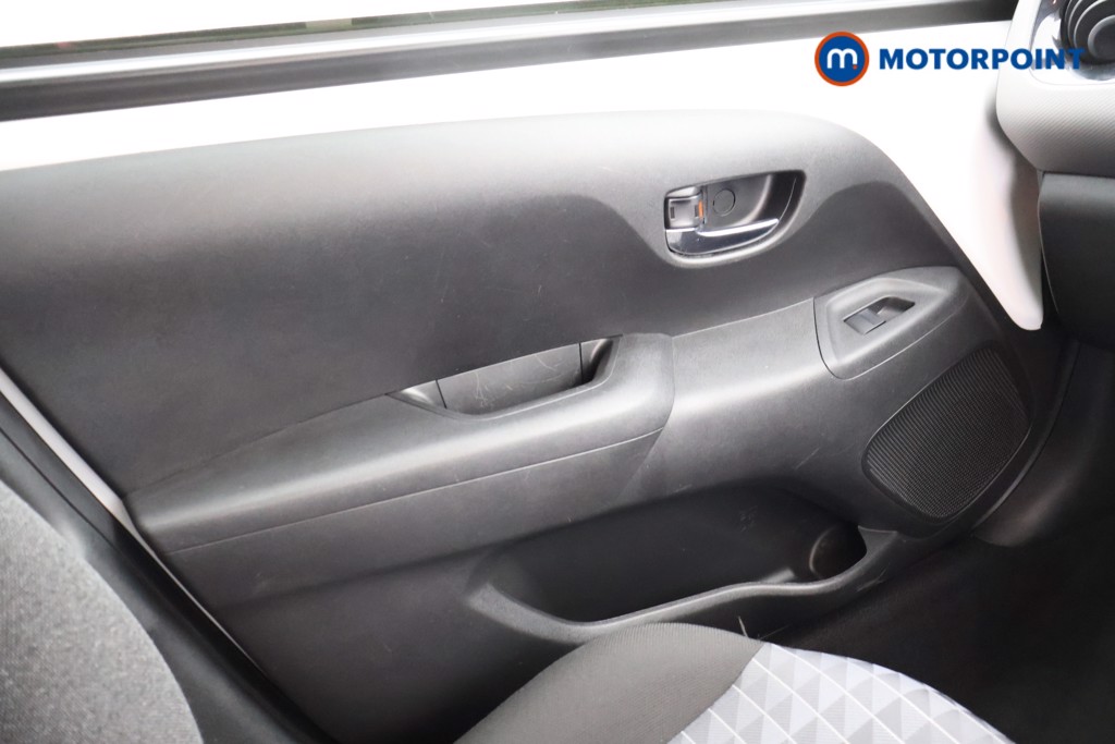 Peugeot 108 Allure Manual Petrol Hatchback - Stock Number (1565716) - 8th supplementary image