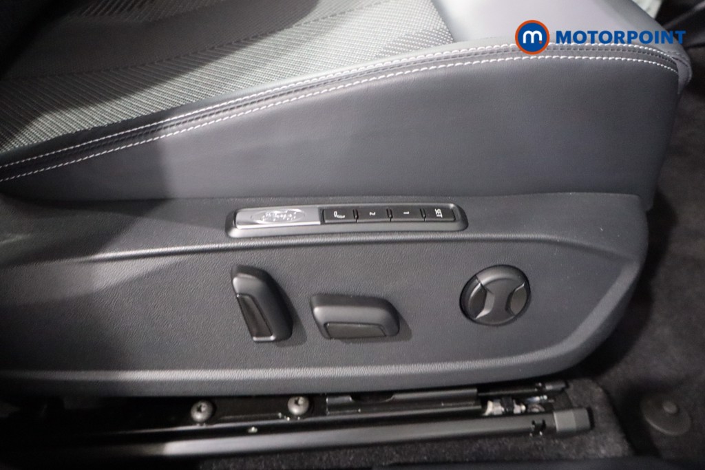 Ford Explorer Select Automatic Electric SUV - Stock Number (1566218) - 19th supplementary image