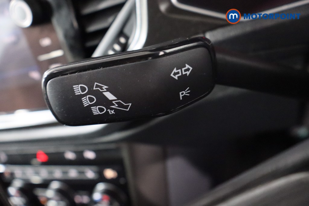 Volkswagen T-Roc Design Manual Diesel SUV - Stock Number (1566512) - 20th supplementary image