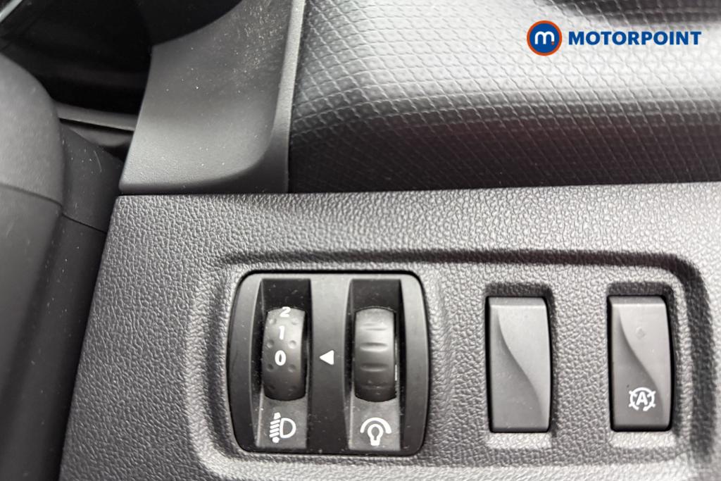 Renault Clio Iconic Manual Petrol Hatchback - Stock Number (1566547) - 17th supplementary image