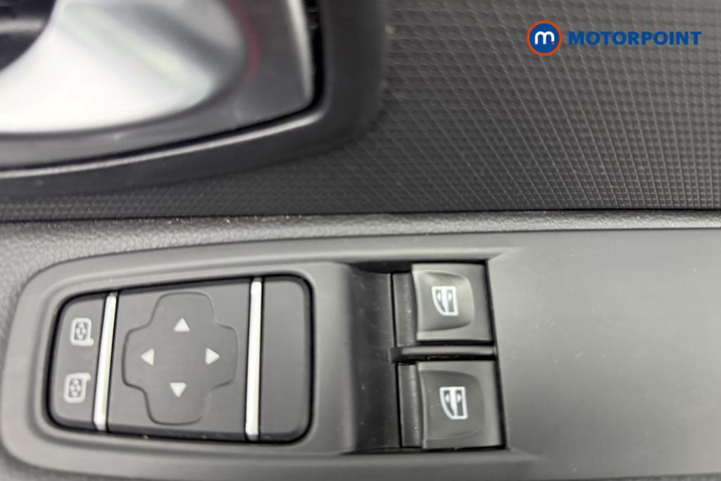 Renault Clio Iconic Manual Petrol Hatchback - Stock Number (1566547) - 19th supplementary image