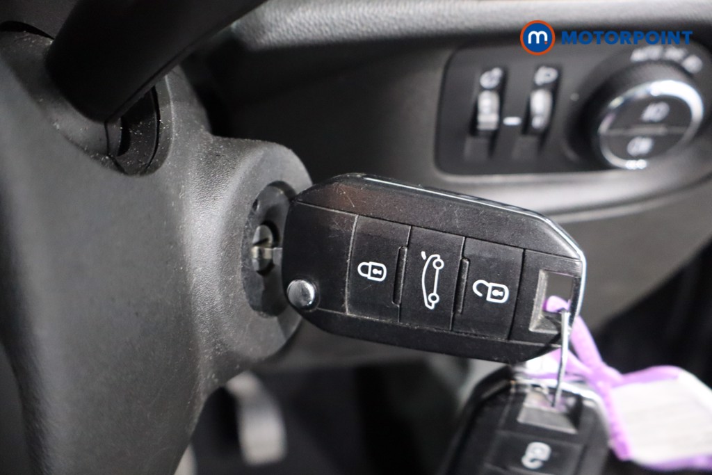 Vauxhall Grandland X Sri Nav Manual Petrol SUV - Stock Number (1566772) - 13th supplementary image