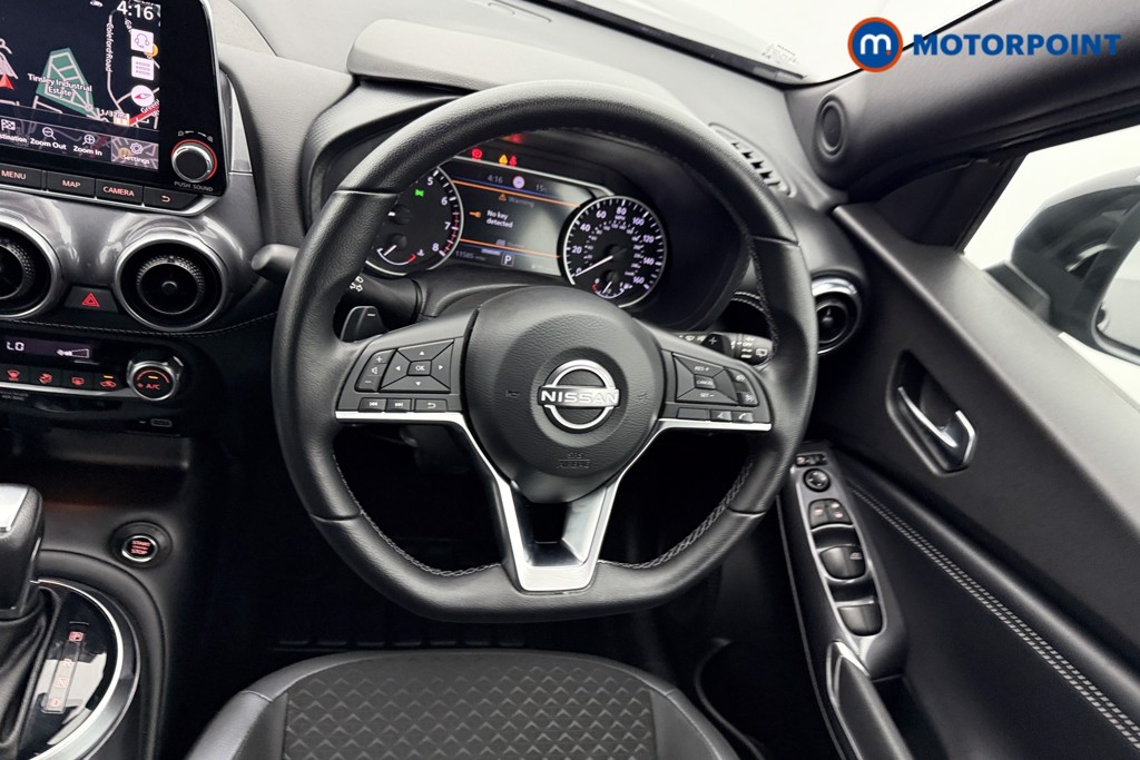 Nissan Juke N-Connecta Automatic Petrol SUV - Stock Number (1566893) - 5th supplementary image