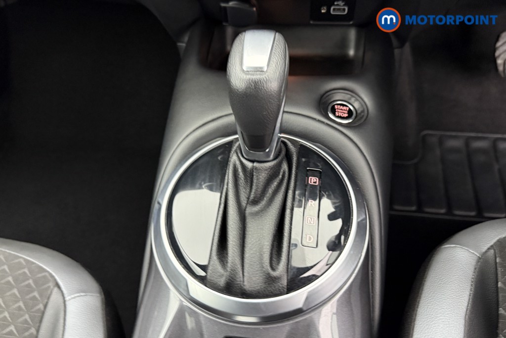 Nissan Juke N-Connecta Automatic Petrol SUV - Stock Number (1566893) - 14th supplementary image
