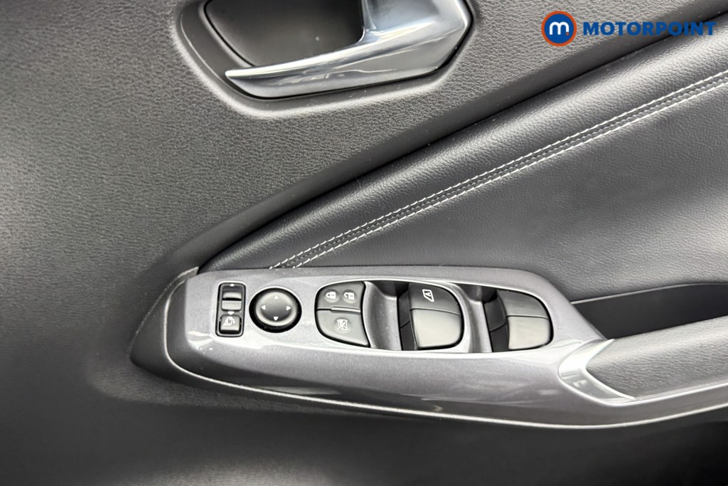 Nissan Juke N-Connecta Automatic Petrol SUV - Stock Number (1566893) - 18th supplementary image