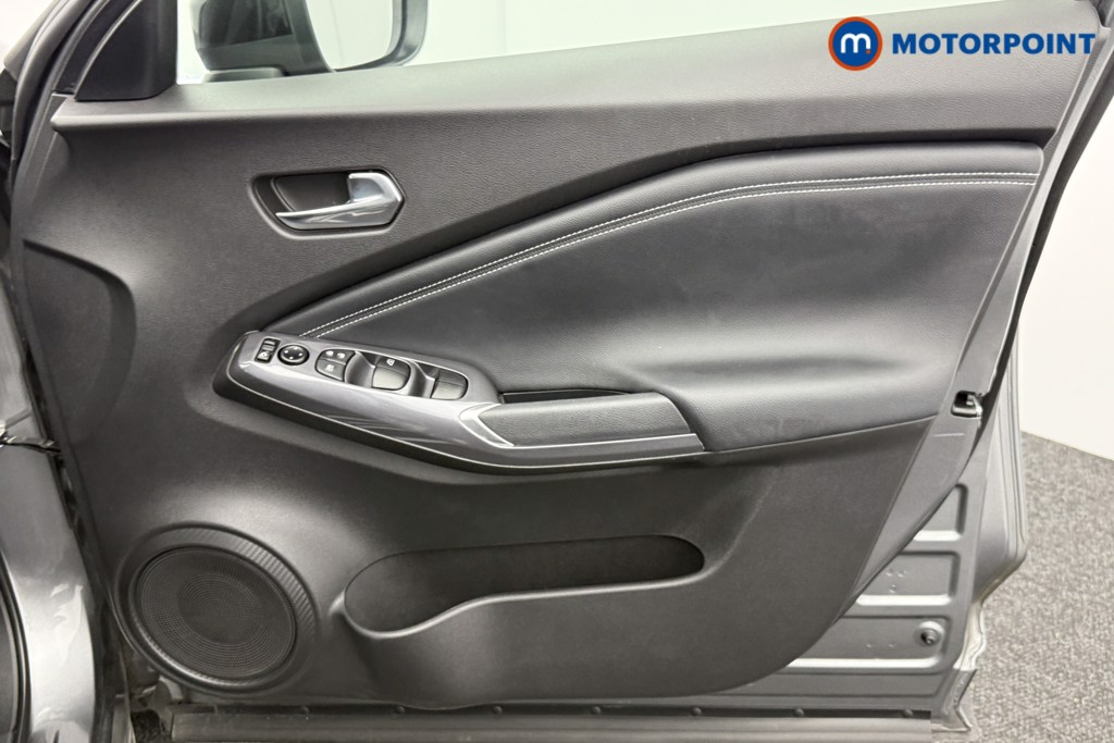Nissan Juke N-Connecta Automatic Petrol SUV - Stock Number (1566893) - 19th supplementary image