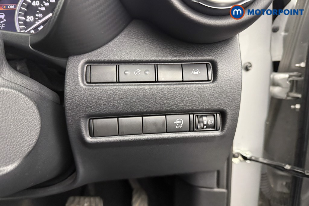 Nissan Juke N-Connecta Automatic Petrol SUV - Stock Number (1566898) - 15th supplementary image