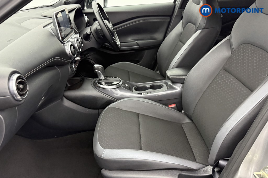 Nissan Juke N-Connecta Automatic Petrol SUV - Stock Number (1566898) - 21st supplementary image