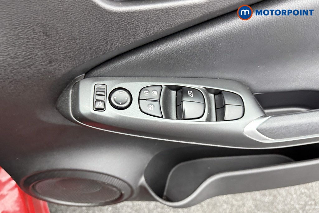 Nissan Juke Acenta Premium Automatic Petrol SUV - Stock Number (1566906) - 14th supplementary image