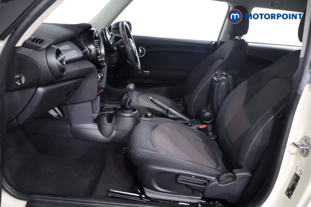 Mini Hatchback Cooper Classic Manual Petrol Hatchback - Stock Number (1567418) - 4th supplementary image