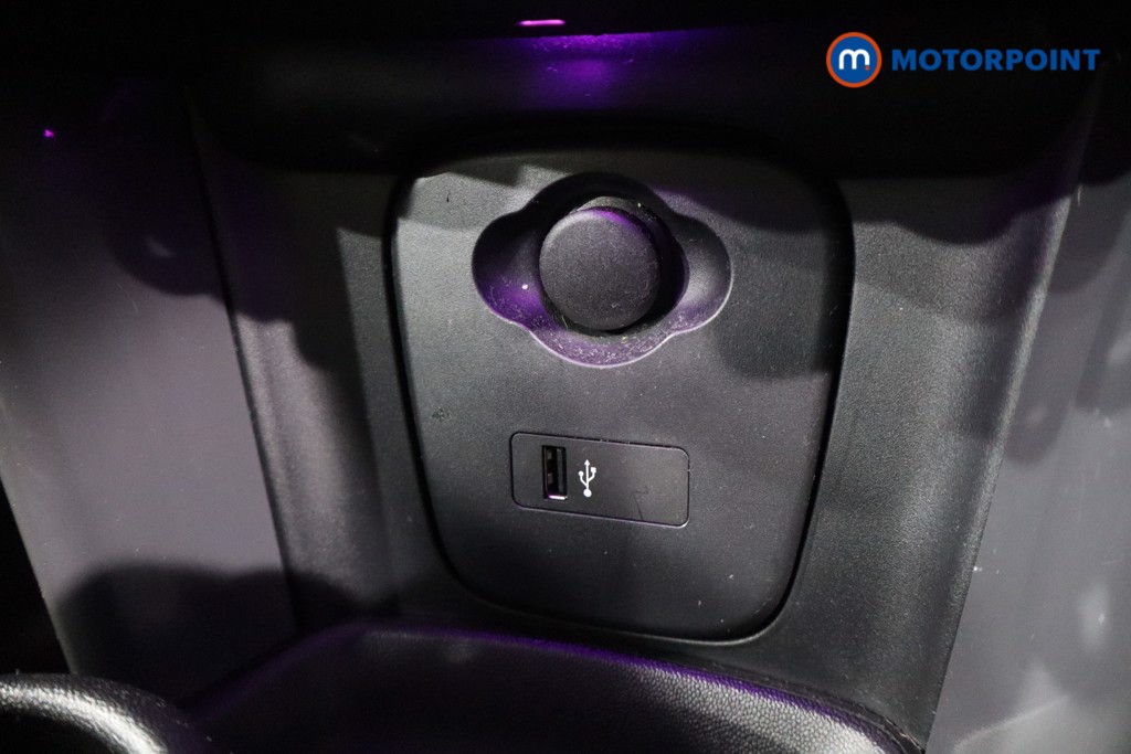 Mini Hatchback Cooper Classic Manual Petrol Hatchback - Stock Number (1567418) - 17th supplementary image