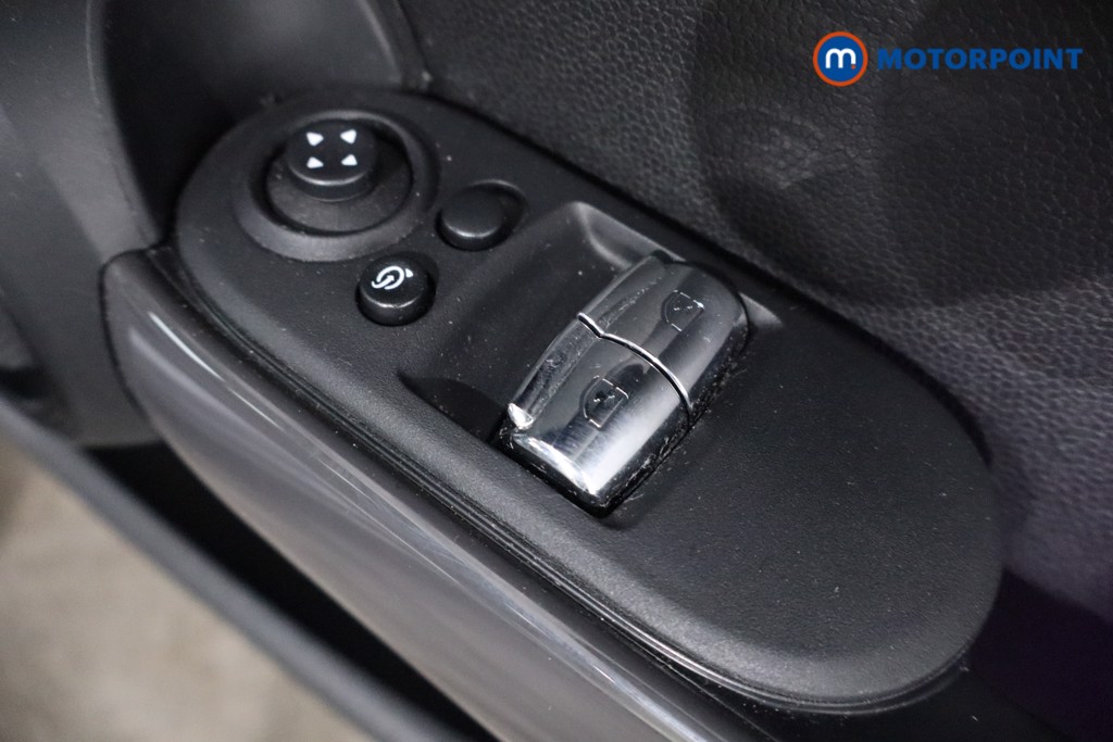 Mini Hatchback Cooper Classic Manual Petrol Hatchback - Stock Number (1567418) - 23rd supplementary image