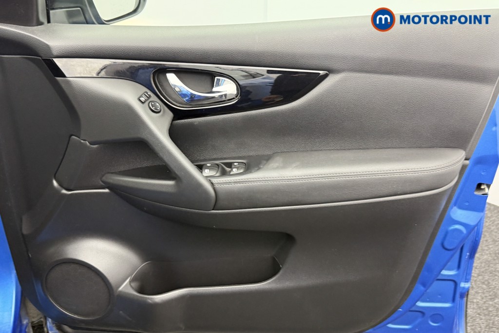 Nissan Qashqai Acenta Premium Manual Diesel SUV - Stock Number (1567829) - 17th supplementary image