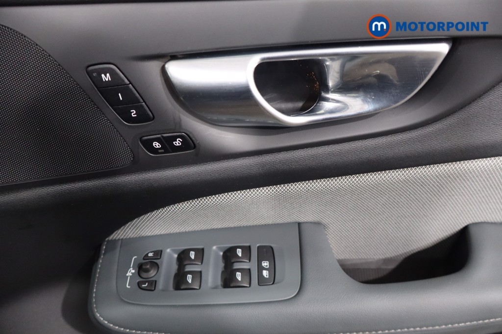 Volvo V60 Plus Automatic Petrol Estate - Stock Number (1567839) - 20th supplementary image