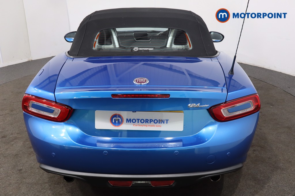 Fiat 124 Spider Lusso Manual Petrol Convertible - Stock Number (1568219) - 32nd supplementary image