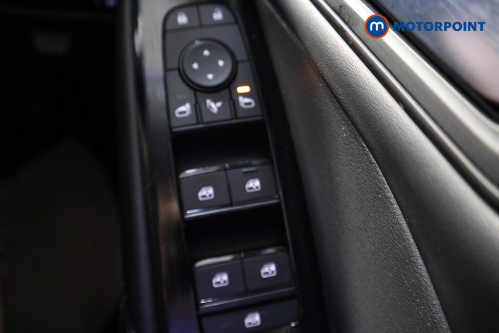 Nissan Qashqai N-Connecta Manual Petrol SUV - Stock Number (1568267) - 6th supplementary image