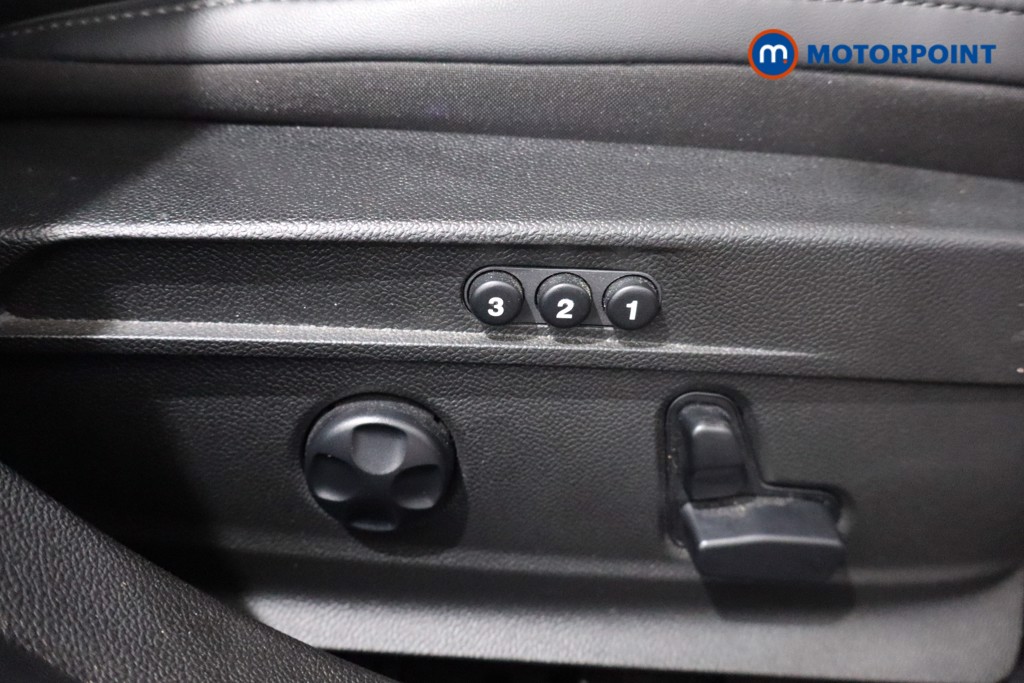 Alfa Romeo Giulia Lusso Ti Automatic Diesel Saloon - Stock Number (1568494) - 24th supplementary image