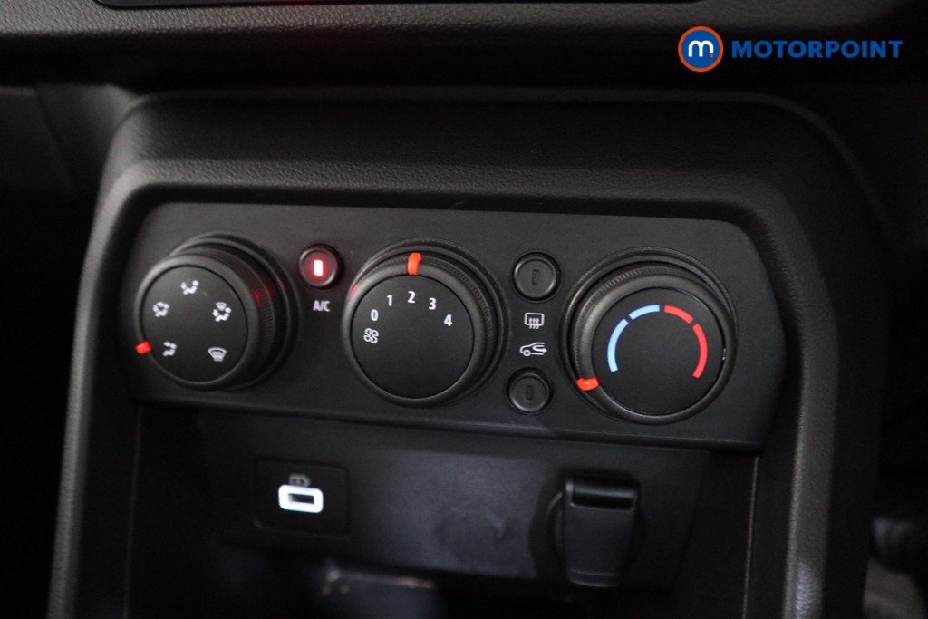 Dacia Sandero Comfort Manual Petrol Hatchback - Stock Number (1529220) - 8th supplementary image