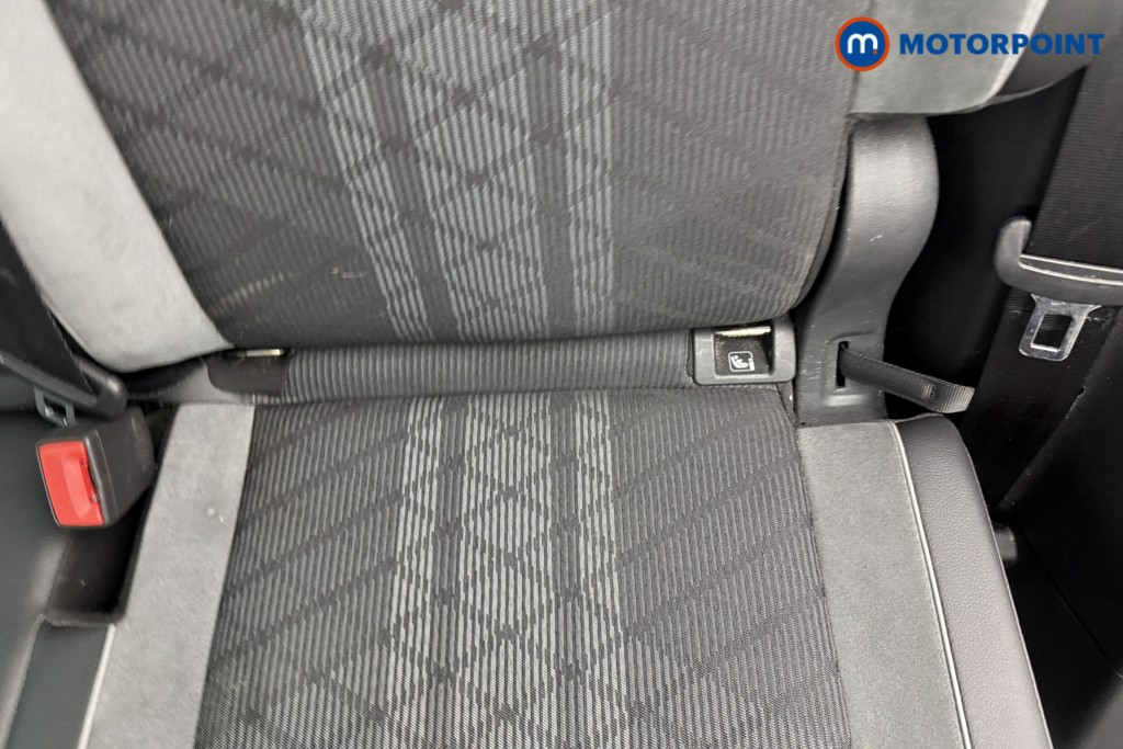 Volkswagen Tiguan R-Line Automatic Petrol SUV - Stock Number (1554904) - 25th supplementary image