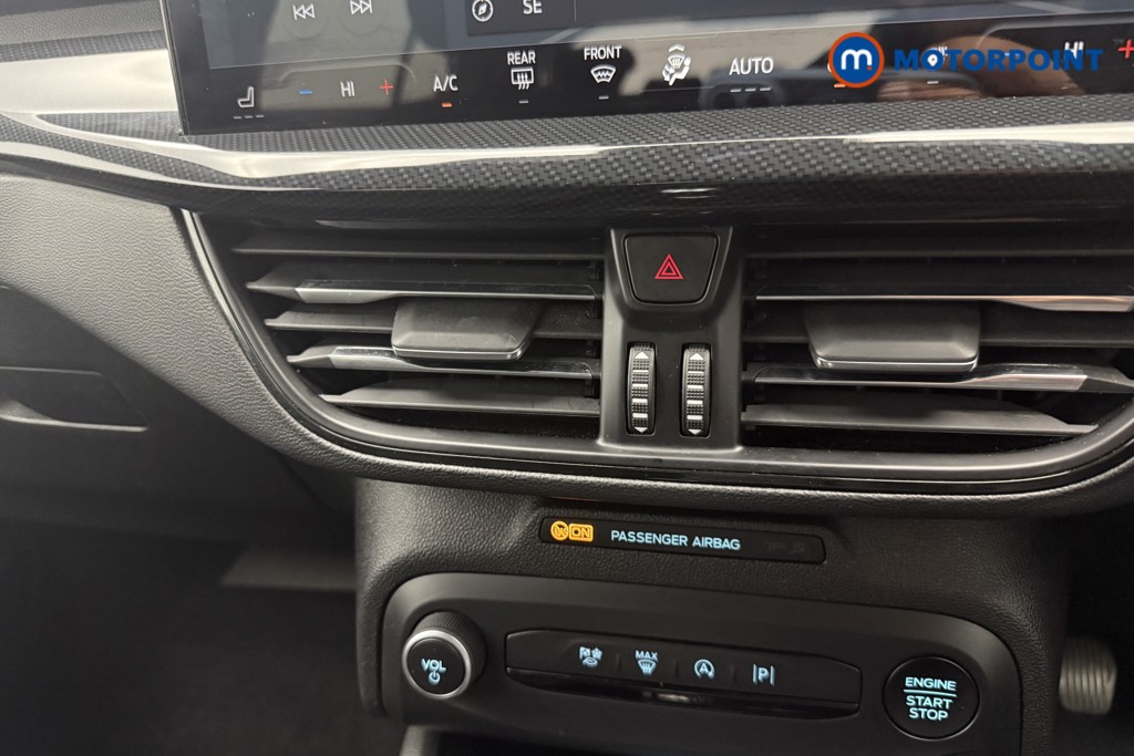 Ford Focus St-Line Edition Manual Petrol-Electric Hybrid Hatchback - Stock Number (1558486) - 10th supplementary image