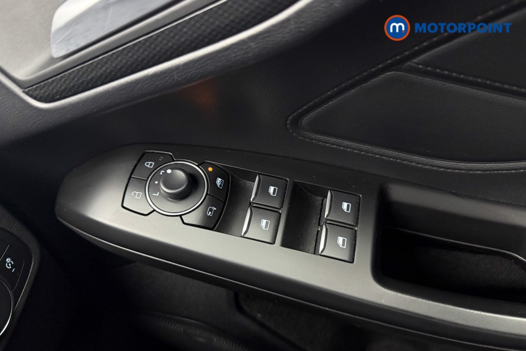 Ford Focus St-Line Edition Manual Petrol-Electric Hybrid Hatchback - Stock Number (1558486) - 17th supplementary image