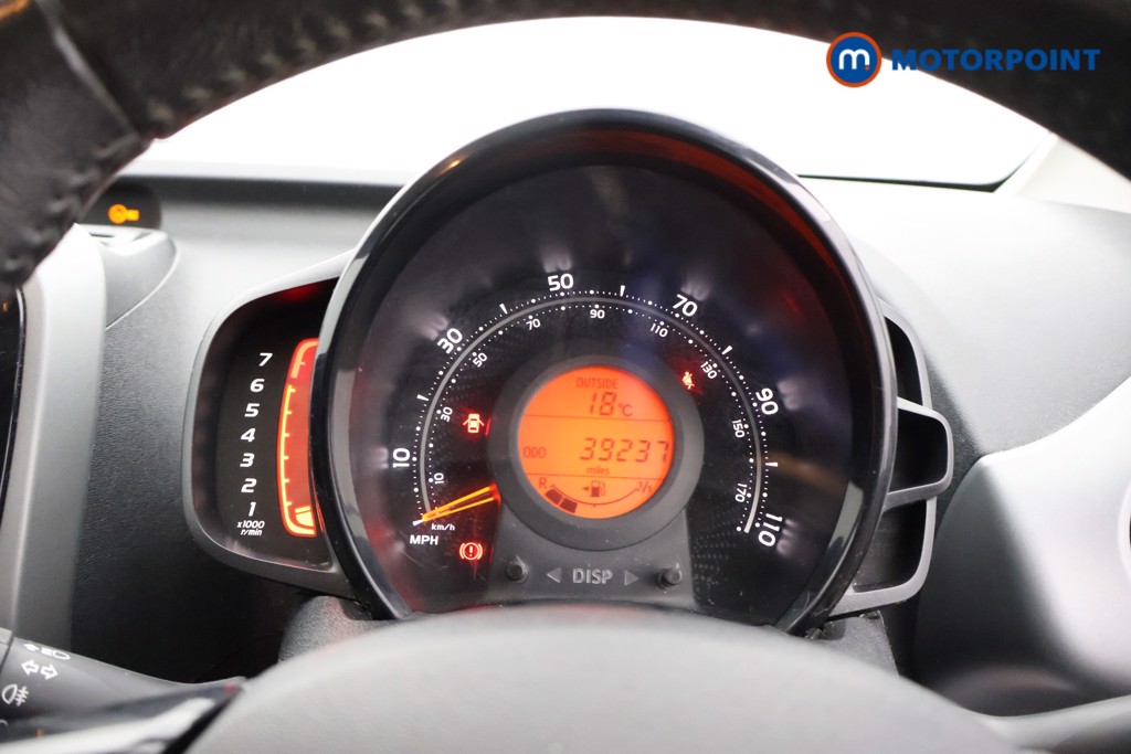 Toyota Aygo X-Play Manual Petrol Hatchback - Stock Number (1558906) - 4th supplementary image