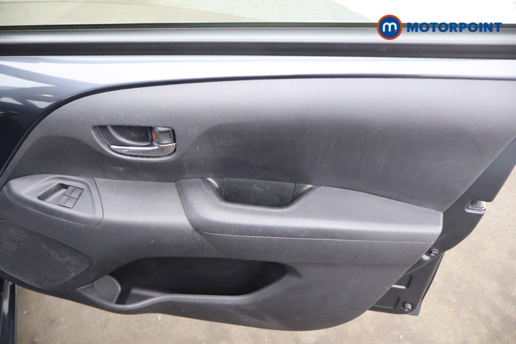 Toyota Aygo X-Play Manual Petrol Hatchback - Stock Number (1558906) - 9th supplementary image
