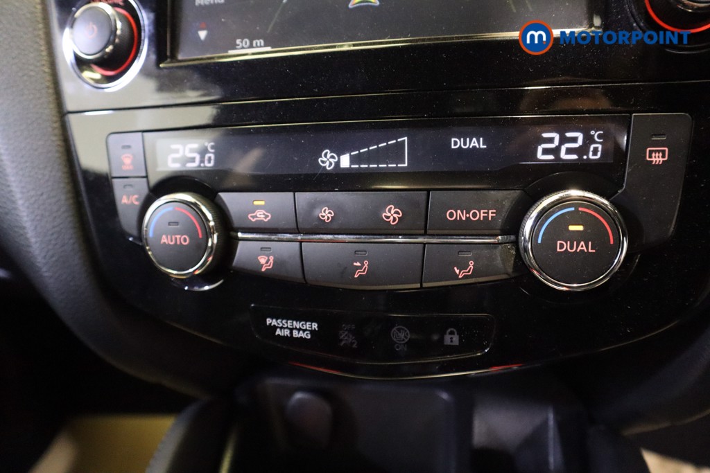 Nissan Qashqai N-Vision Manual Diesel SUV - Stock Number (1559824) - 5th supplementary image