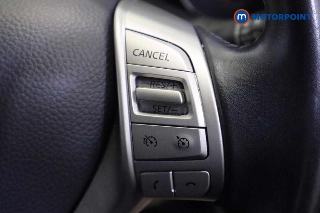 Nissan Qashqai N-Vision Manual Diesel SUV - Stock Number (1559824) - 11th supplementary image