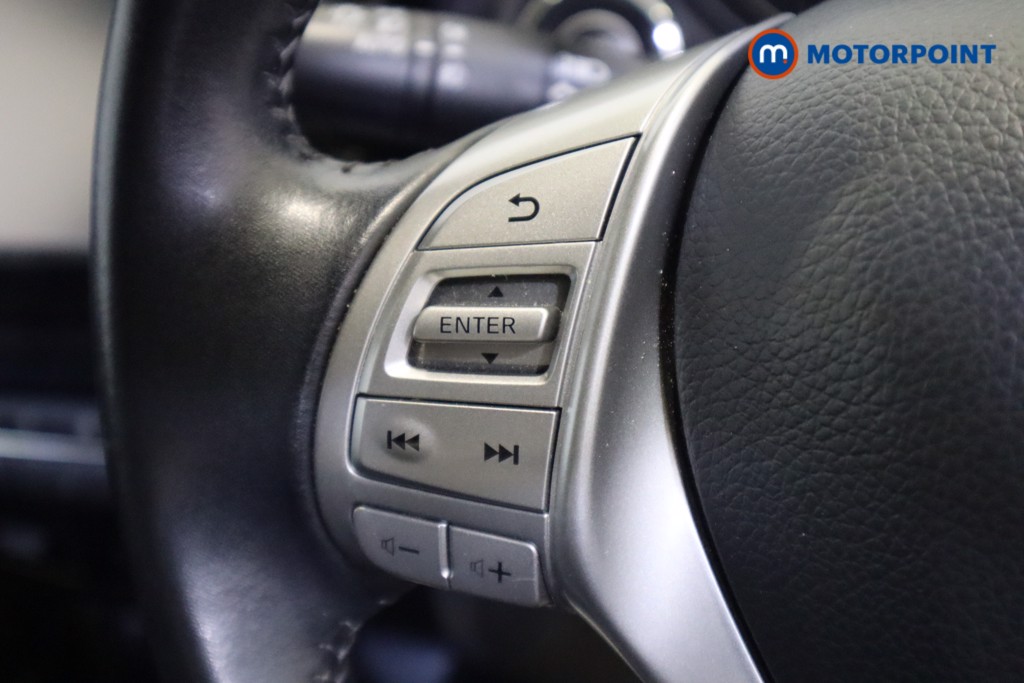 Nissan Qashqai N-Vision Manual Diesel SUV - Stock Number (1559824) - 12th supplementary image