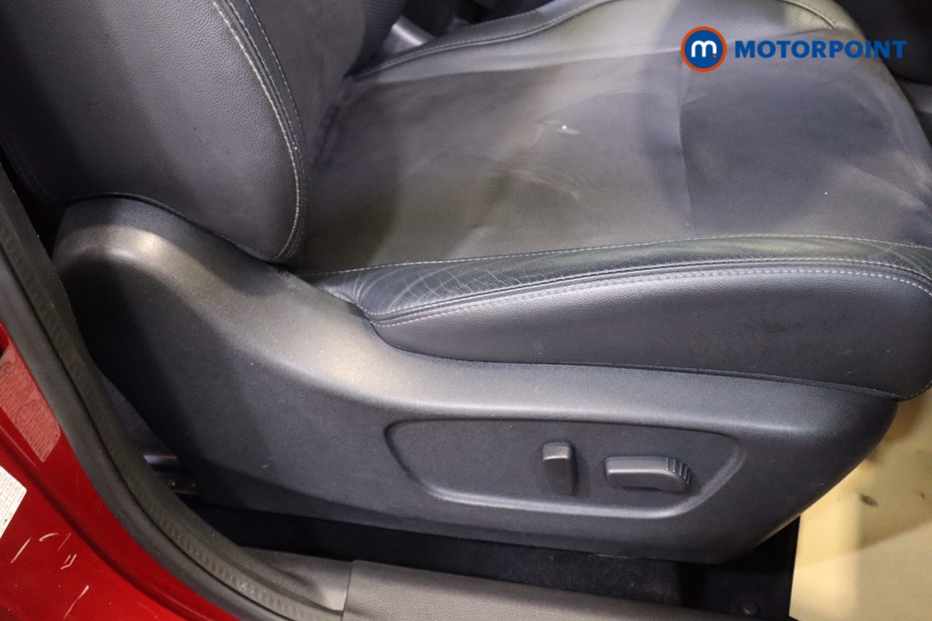 Nissan Qashqai N-Vision Manual Diesel SUV - Stock Number (1559824) - 13th supplementary image