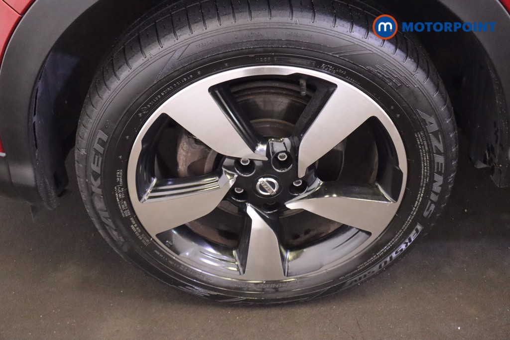 Nissan Qashqai N-Vision Manual Diesel SUV - Stock Number (1559824) - 19th supplementary image