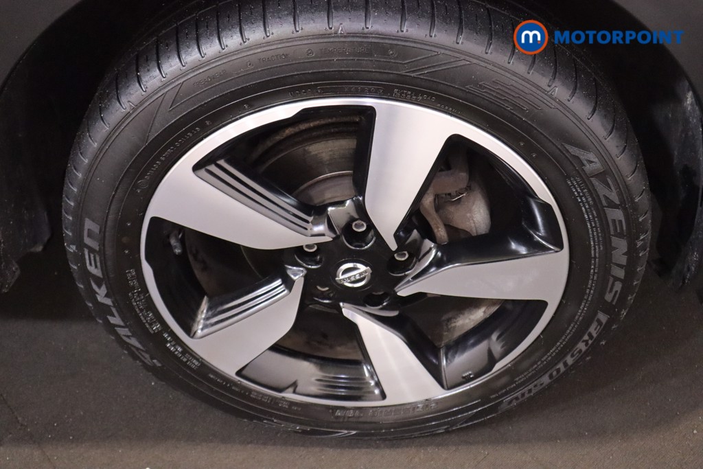 Nissan Qashqai N-Vision Manual Diesel SUV - Stock Number (1559824) - 20th supplementary image