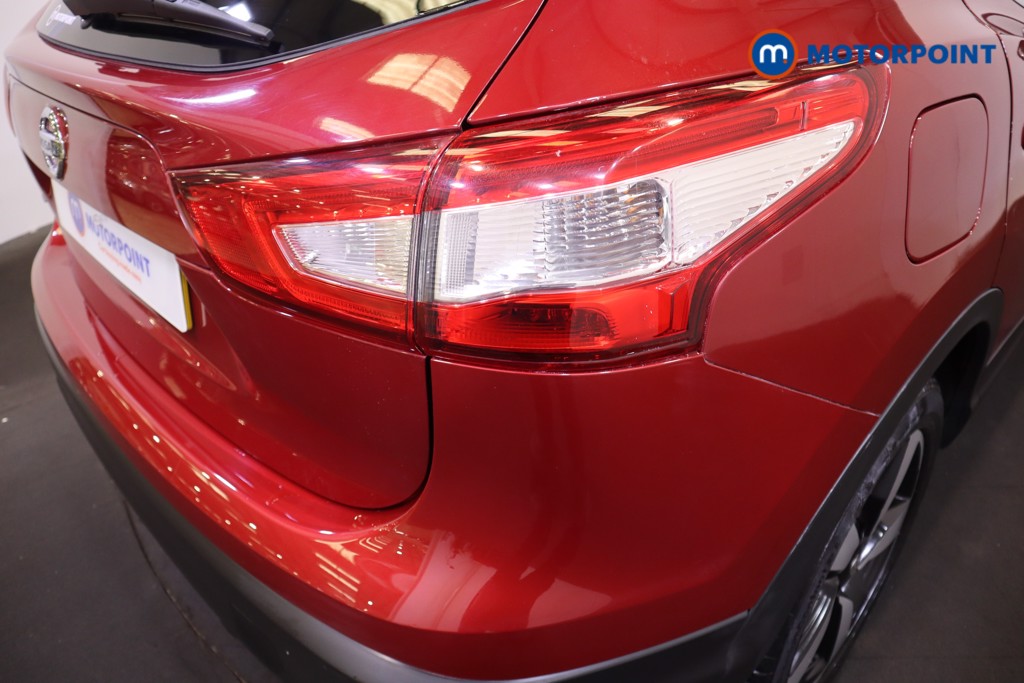 Nissan Qashqai N-Vision Manual Diesel SUV - Stock Number (1559824) - 23rd supplementary image