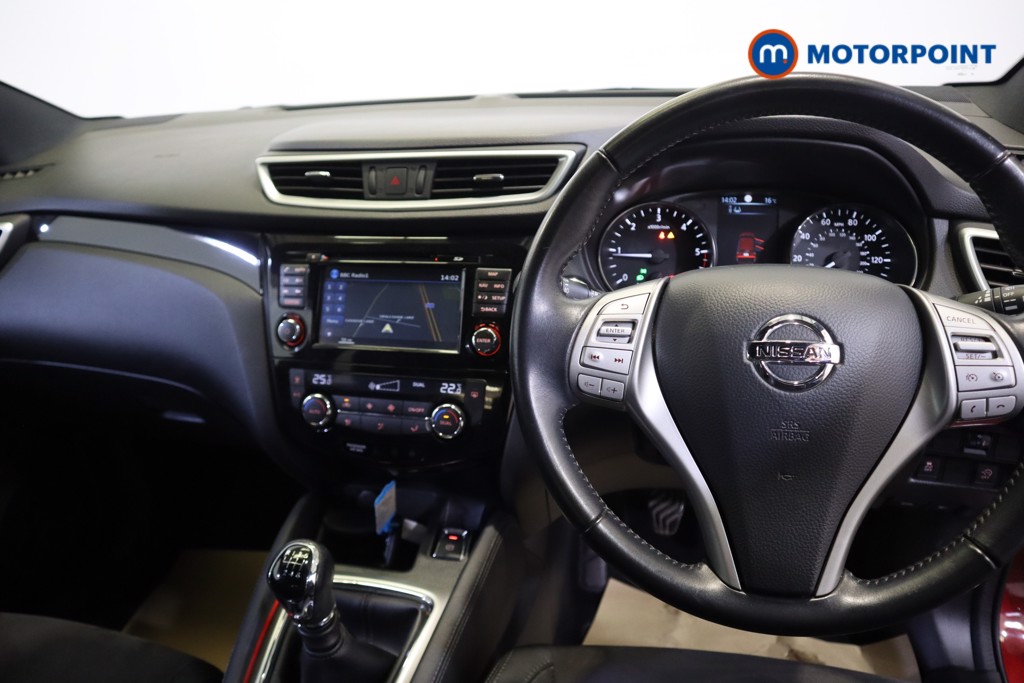 Nissan Qashqai N-Vision Manual Diesel SUV - Stock Number (1559824) - 1st supplementary image