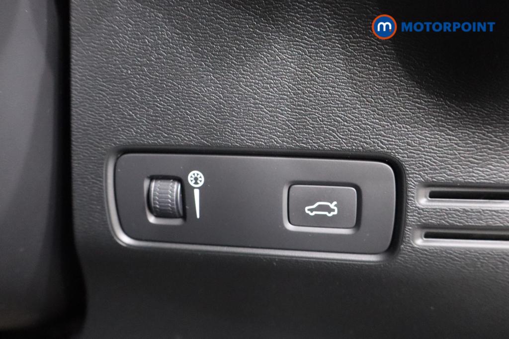 Volvo Xc40 R Design Manual Petrol SUV - Stock Number (1560161) - 12th supplementary image