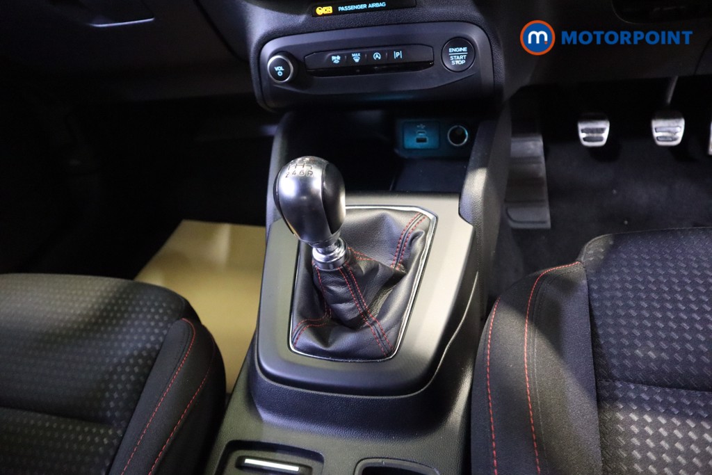 Ford Focus St-Line Edition Manual Petrol-Electric Hybrid Hatchback - Stock Number (1561302) - 6th supplementary image