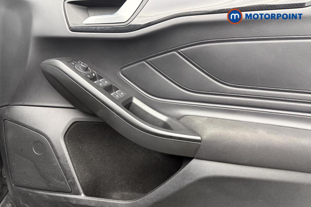 Ford Focus St-Line Edition Manual Petrol-Electric Hybrid Hatchback - Stock Number (1561304) - 18th supplementary image