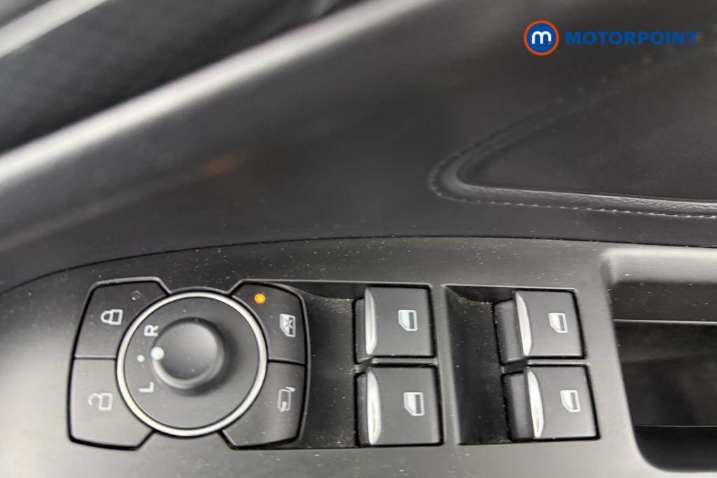 Ford Focus St-Line Edition Manual Petrol-Electric Hybrid Hatchback - Stock Number (1561304) - 19th supplementary image