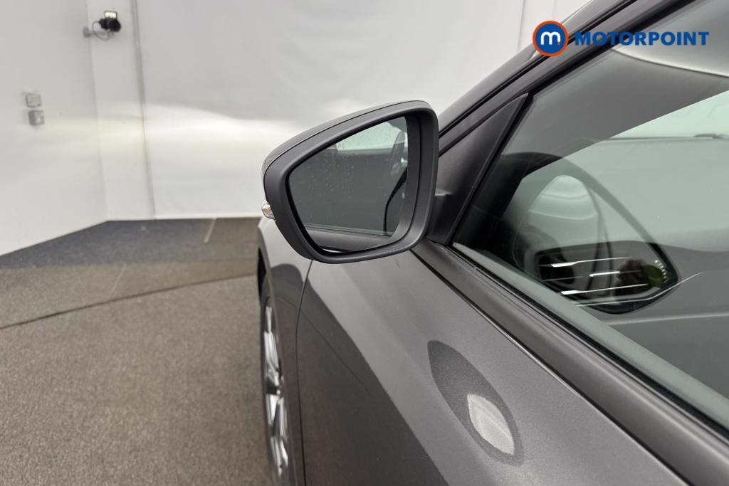 Ford Focus St-Line Edition Manual Petrol-Electric Hybrid Hatchback - Stock Number (1561304) - 28th supplementary image