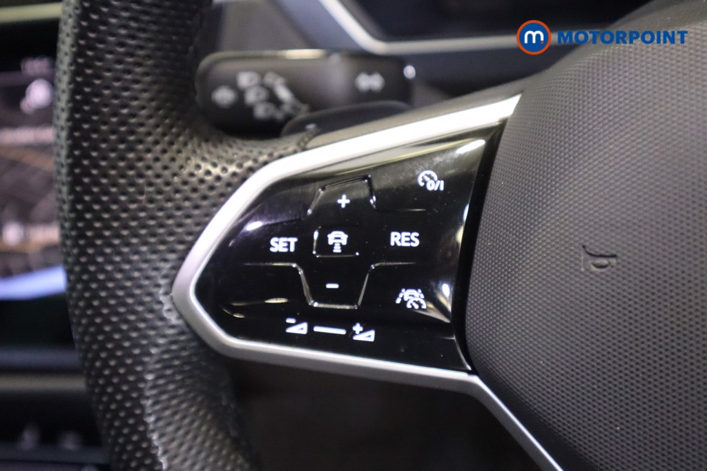 Volkswagen Tiguan R-Line Automatic Petrol SUV - Stock Number (1561849) - 12th supplementary image