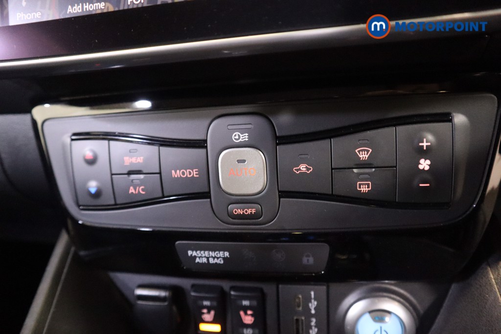 Nissan Leaf Tekna Automatic Electric Hatchback - Stock Number (1562146) - 5th supplementary image