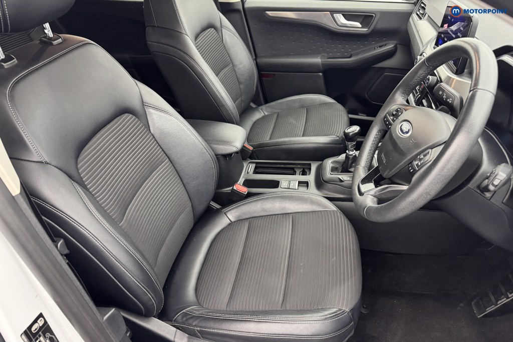 Ford Kuga Titanium Manual Diesel-Electric Hybrid SUV - Stock Number (1563151) - 5th supplementary image
